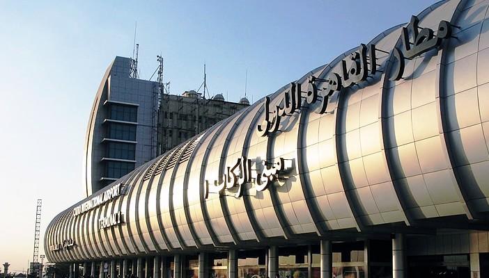 إحالة أمين شرطة بالمطار للجنايات بتهمة سرقة 1.5 مليون ريال من مسافر