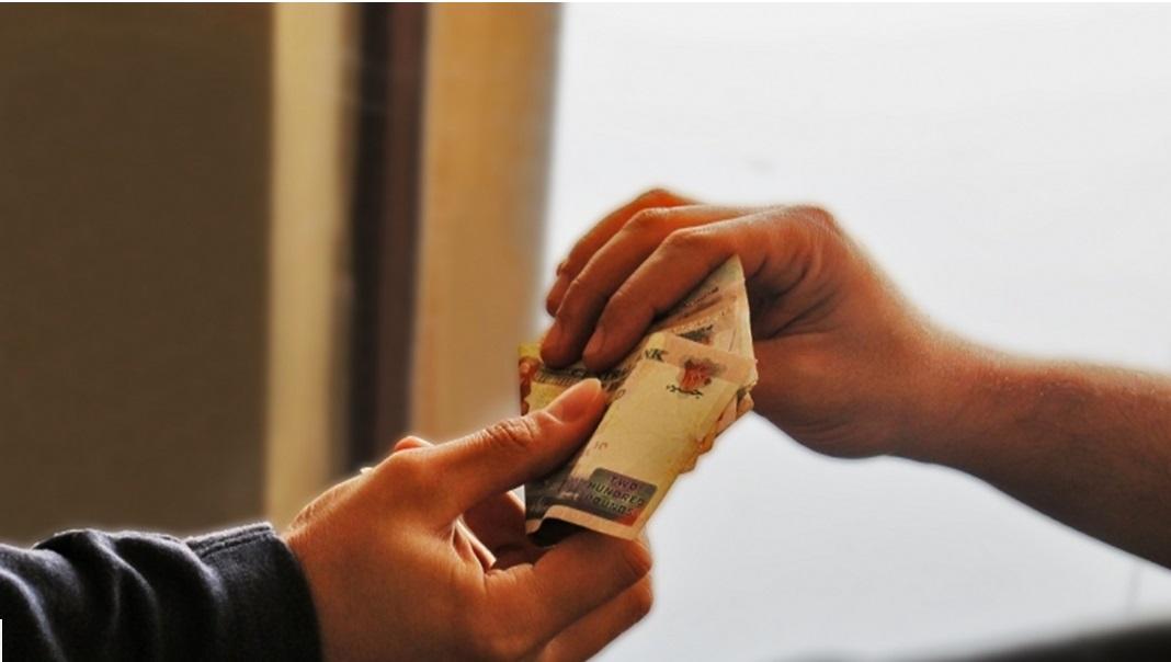 إحالة العضو المنتدب لشركة “إيجوث” و4 آخرين للجنايات بتهمة تلقي رشوة
