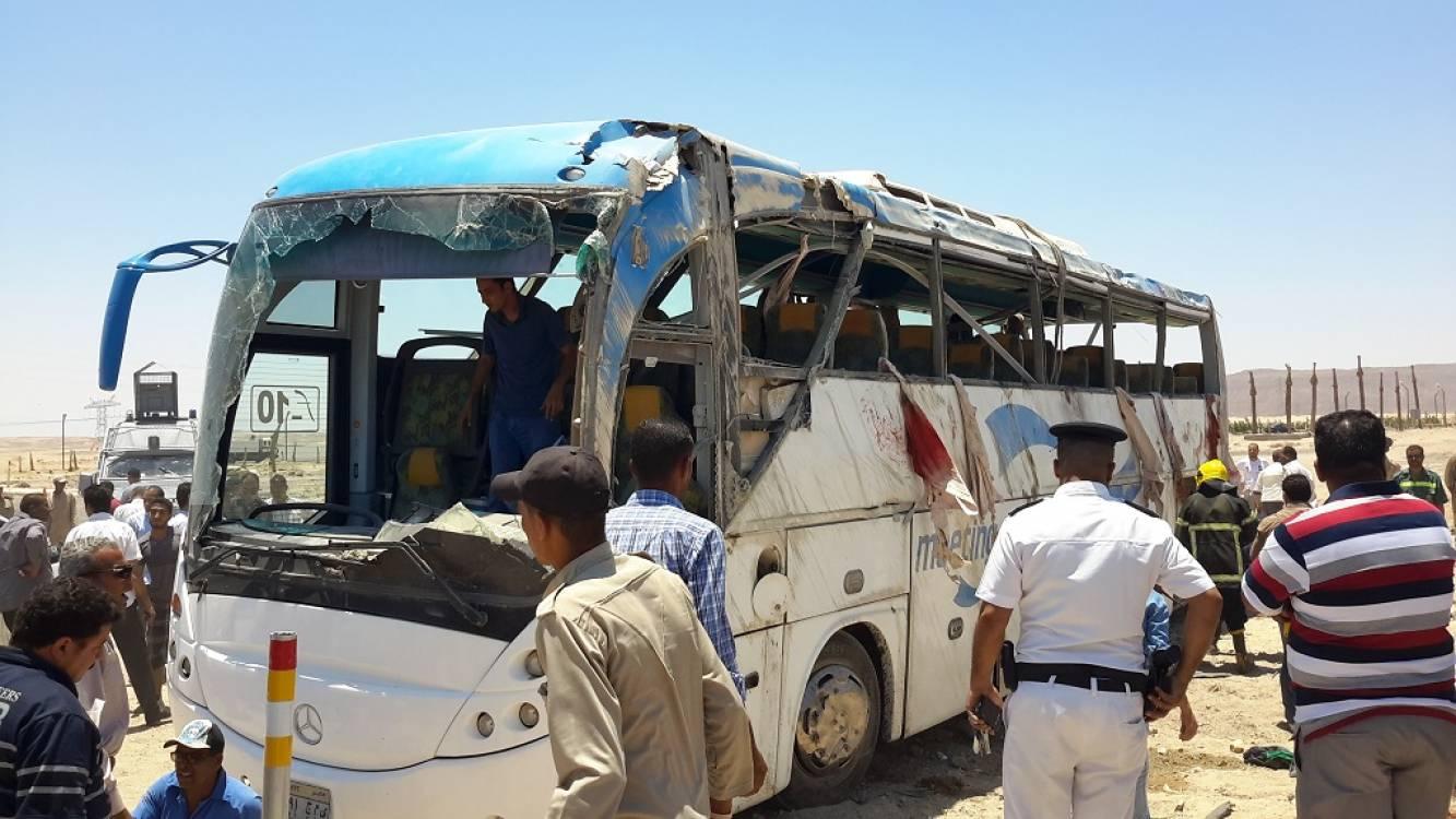 إصابة 25 تلميذًا جراء انقلاب أتوبيس بطريق أسيوط