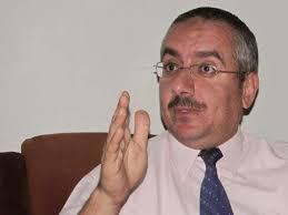 أبو خليل: بعض الممثلين احترفوا الدعارة السياسية