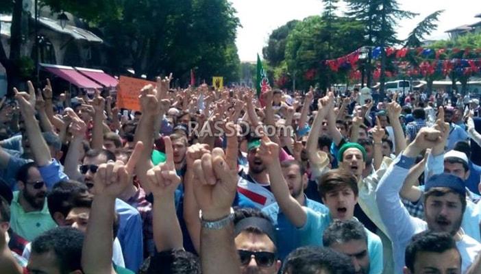تظاهرة بتركيا تنديدًا بحكم الإعدام على “مرسي”