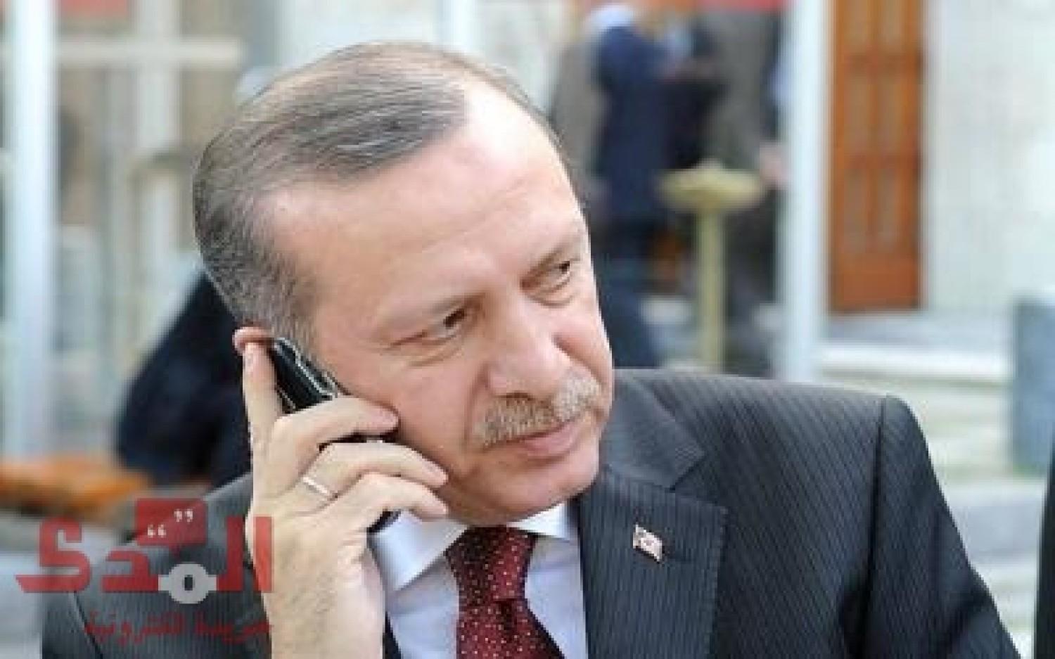 أردوغان يتصل بـ”أرملة كلاي” معزيًا لها في وفاة أسطورة الملاكمة
