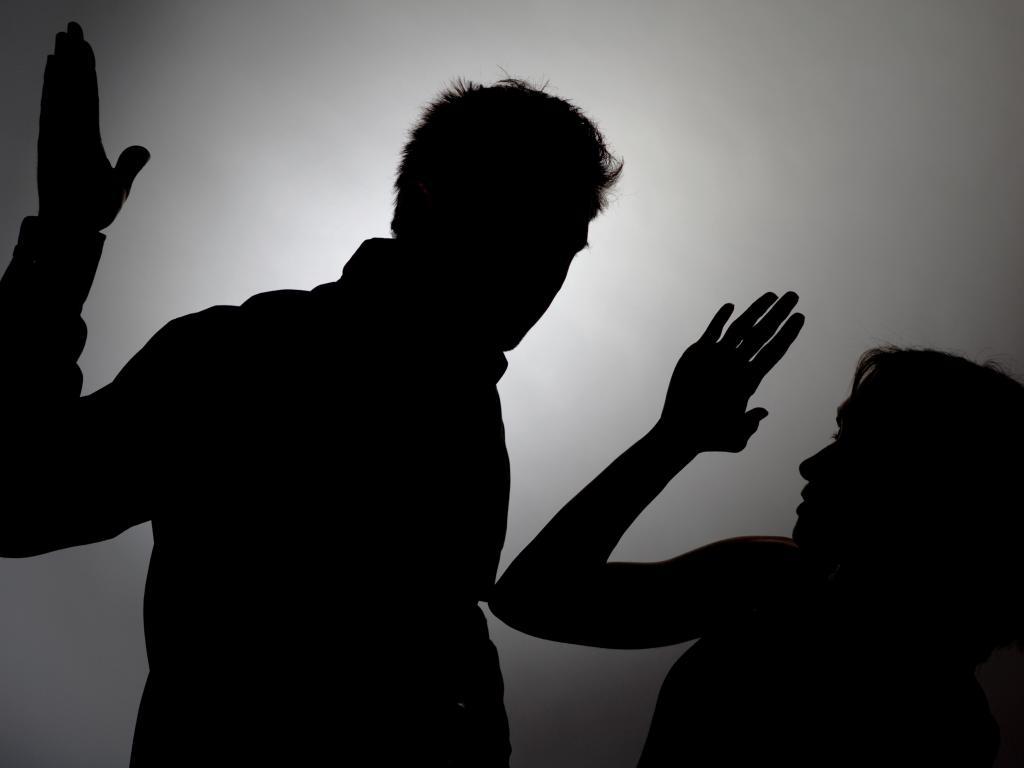 «الإحصاء»: 1.49 مليار جنيه تكلفة عنف الزوج ضد المرأة سنويًا