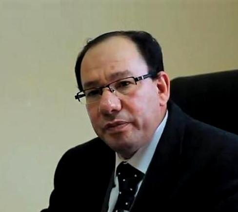 وائل قنديل يعيد نشر مقال “القيصر” والشروق تمتنع