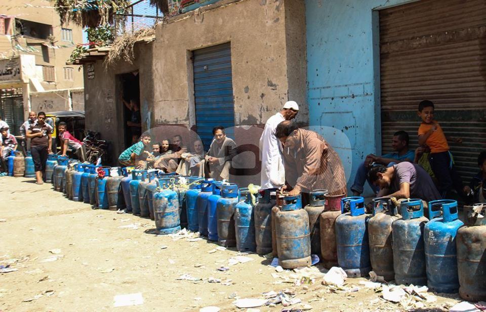 بالصور.. رحلة البحث عن “أنبوبة” والأهالي: “خربوها منهم لله”