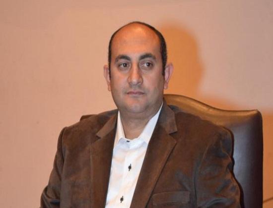 خالد علي عن إغلاق مكتبات الكرامة: “معاداة للفكر والثقافة”