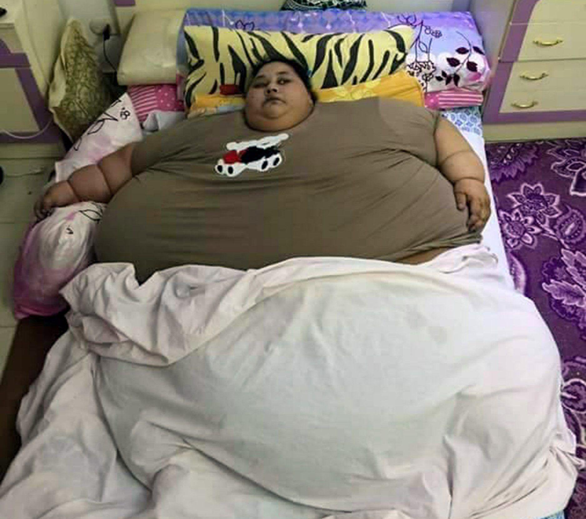 بعد تجاوز وزنها نصف طن.. الخارجية الهندية تعلن مساعدة المصرية “إيمان”