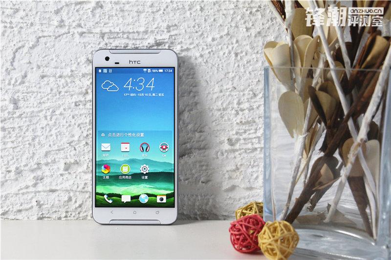 “إتش تي سي” تعلن مواصفات هاتفها الجديد HTC One X9