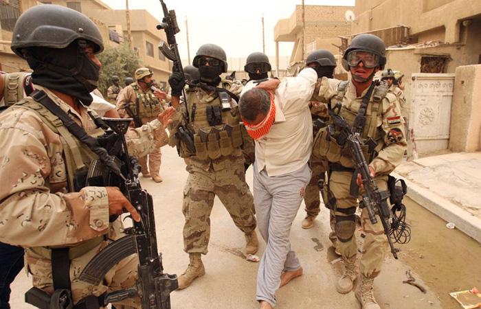 مسلحون من “تنظيم الدولة” بزي الجيش العراقي يقتلون 40 مدنيًا في الرمادي