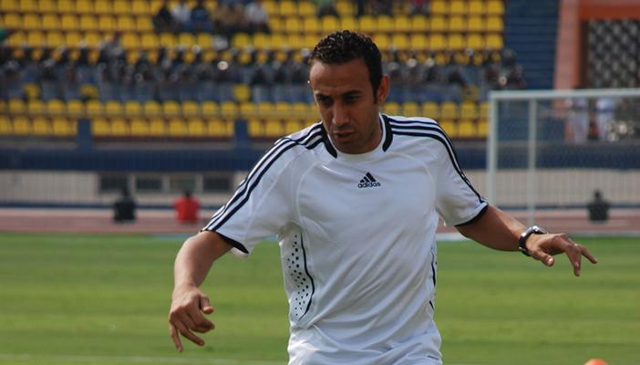 نجم الأهلي والزمالك السابق يتعرض لأول حادث سرقة في 2016