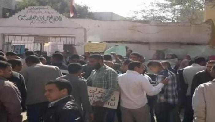 قدامي المعلمين يشكون استبعادهم من الإشراف على “اللغة العربية” بـ قنا