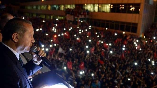 أردوغان يدعو للحشد لمحاربة “المؤامرة” على بلاده