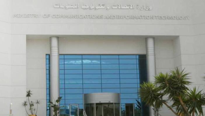 “الاتصالات” تدرس وقف الخدمة عن 6 ملايين خط محمول مجهول الهوية