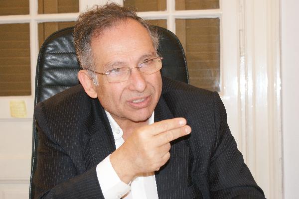 ممدوح حمزة: مشروع قناة السويس “فشنك”