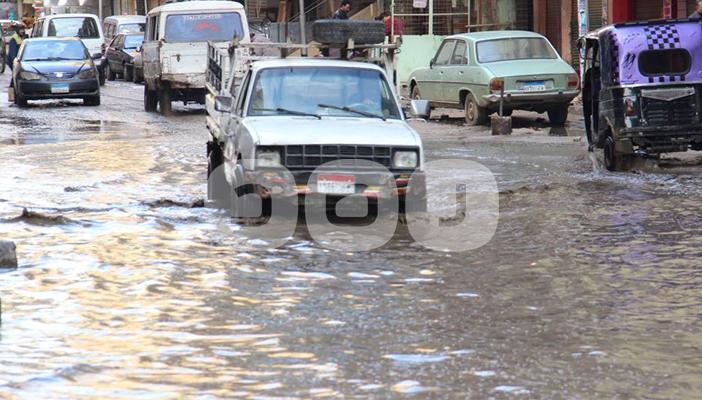 بالصور.. نرصد غرق “الملكة” في مياه الصرف الصحي