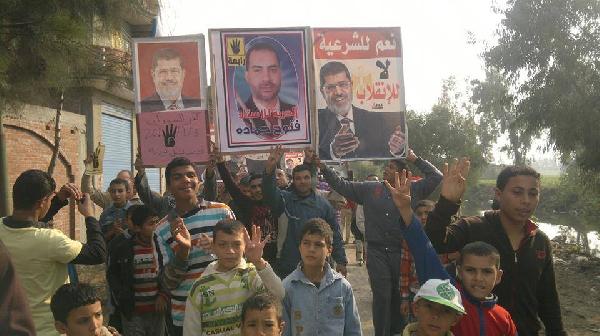 ‫أهالي كفر السودان يشاركون في جمعة الشعب يشعل ثورته