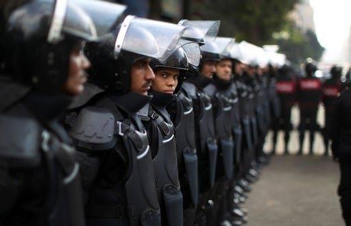 أمن الانقلاب يقتحم ناهيا ويطلق الرصاص الحي في الهواء