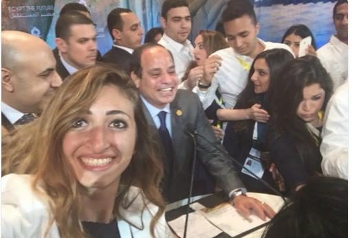 فتاة سيلفي السيسي: مجريات مؤتمر الشباب مدبرة والنظام يضلل الشباب