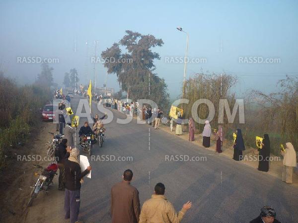 سلاسل بشرية على طريق فاقوس-الزقازيق رفضا للإنقلاب