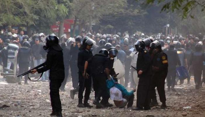 تأجيل محاكمة 11 ناشطا بتهمة التظاهر في ذكرى “محمد محمود”