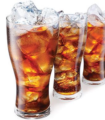 المشروبات الحمضية و الغازية تضر بصحة الأسنان