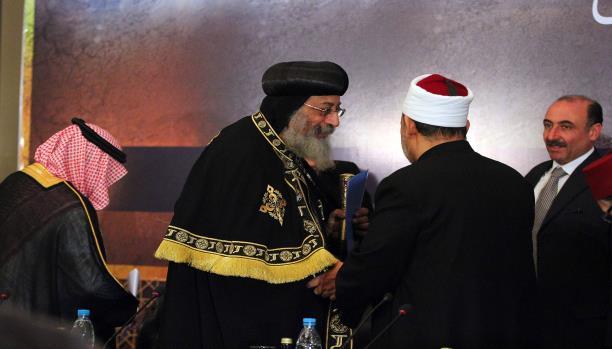 “تواضروس” ..بابا الكنيسة في خدمة العسكر