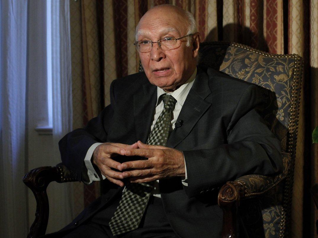 على خُطى باكستان.. الصين تُرسل مبعوثا للوساطة بين السعودية وإيران