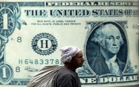 بعد ارتفاع الديون  لـ 3.838 تريليون جنيه.. خبراء: دخلنا مرحلة كارثية