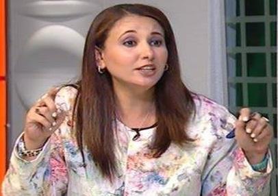 نيفين ملك  تطالب بمقارنة أعداد المشاركين في استفتاء  2012 و 2013