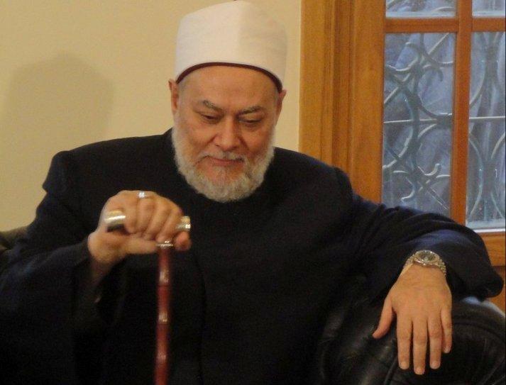 بالفيديو.. متصلة لـ “جمعة” على الهواء: “أنا مشغولة بيك”