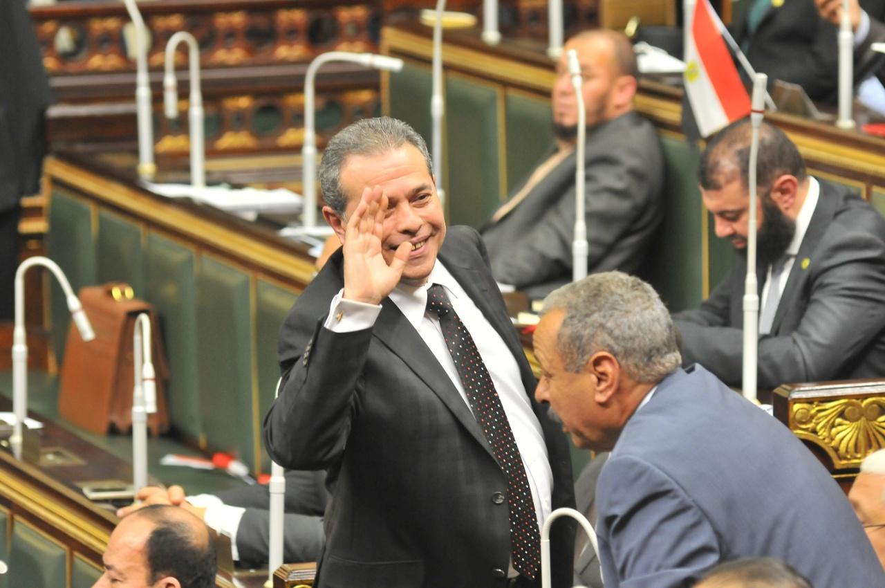 بالفيديو.. إعلام النظام يهاجم البرلمان ويصفه بـ”مجلس الألف نكتة”