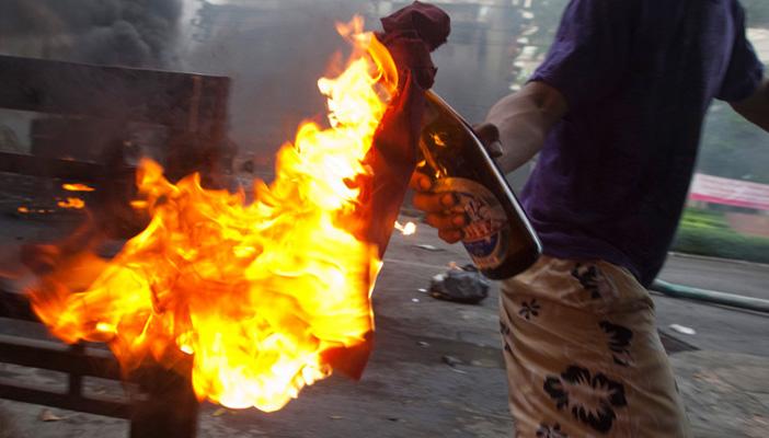 مجهولون يلقون “المولوتوف” على مكتب تذاكر “المندرة” بالإسكندرية