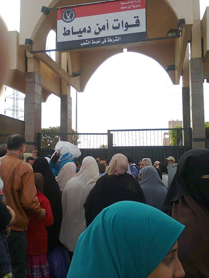 نقل معتقلى دمياط إلى سجن جمصة واحتجاج الأهالى