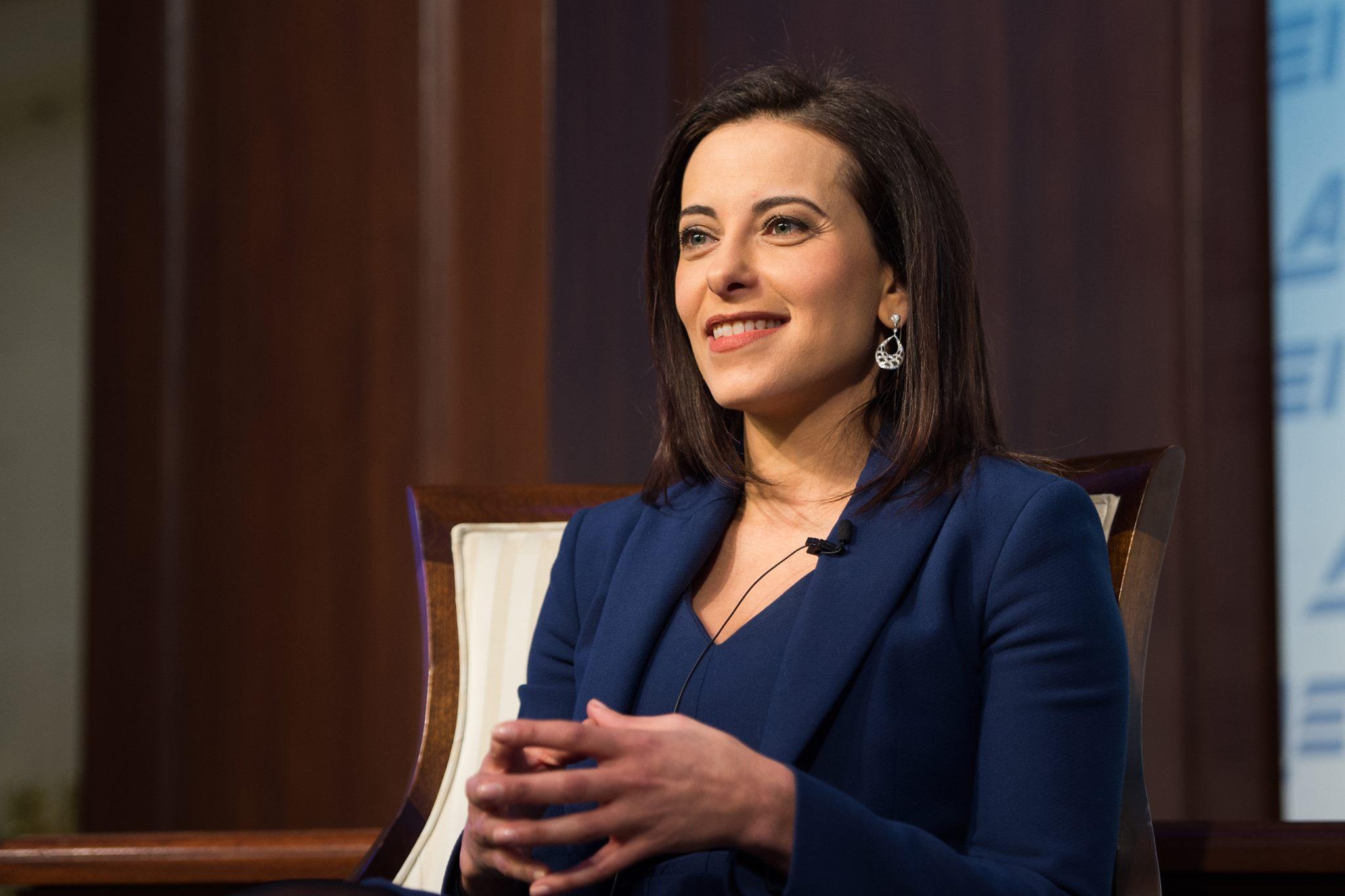 بالصور.. تعرَّف على المصرية التي تم تعيينها مستشارة لـ”ترامب”