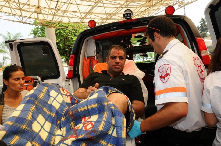 طعن مستوطنين إسرائيليين بالأراضي المحتلة