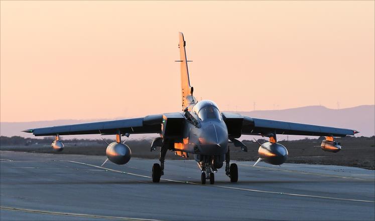 البرلمان الفرنسي يمد التدخل العسكري في العراق