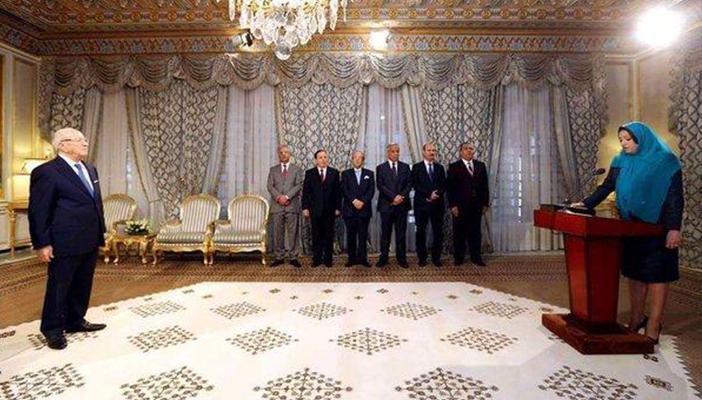 وزيرة الثقافة التونسية تُثير جدلا بسبب ملابسها المتناقضة