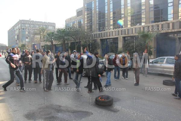 طلاب الأزهر بالقاهرة يتظاهرون أمام انبى رفضًا للإستفتاء