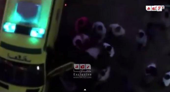 بالفيديو| الشرطة تعتدي على سيارة اسعاف وتضرب سائقها