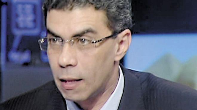 بالصور.. ياسر رزق يعتذر لمرشد الإخوان المسلمين