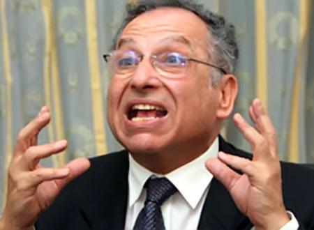 بسبب التسريبات..  ممدوح حمزة يسب أحمد موسى على الهواء