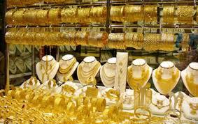 الذهب يتراجع والدولار يسجل 8.70 للبيع في السوق السوداء