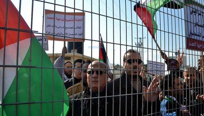 “عشر سنين حصار” هاشتاج يجتاح “تويتر” للتضامن مع أهالي غزة