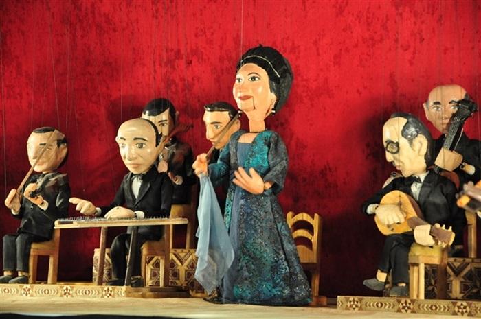 “أم كلثوم تعود من جديد”.. كيف جذبت “دمية” جمهور كوكب الشرق إليها؟