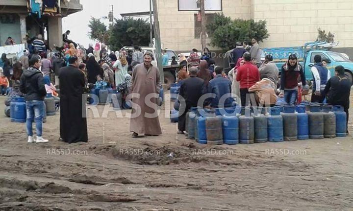 بالصور |أزمة بوتوجاز في الغربية.. والأهالي: الأنبوبة بـ80 جنيهًا
