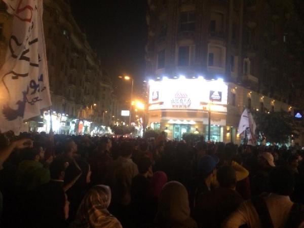 فيديو .. الآلاف يتظاهرون بمحيط التحرير ضد حكم العسكر