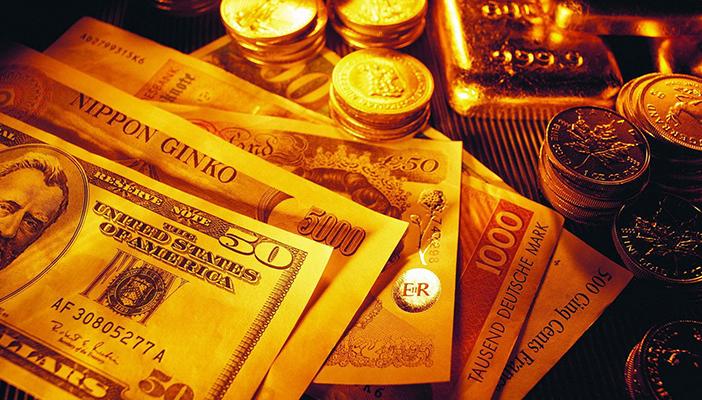 تراجع الذهب عيار 21 لـ258 جنيهًا.. وتباين الدولار في السوق السوداء