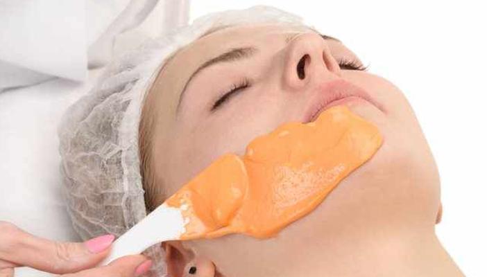 من أجل نضارة بشرتك.. تعرفي على 3 وصفات لـ”قشر البرتقال”