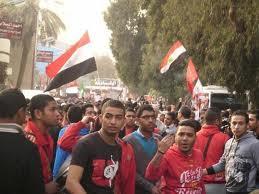 التراس أهلاوي يصل إلى دار القضاء العالي ويعلن الاعتصام لحين القصاص