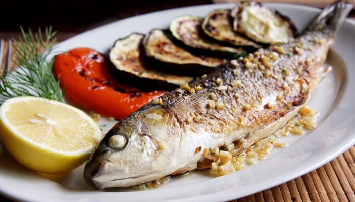 إيجابيات تناول الأسماك خلال فترة الحمل